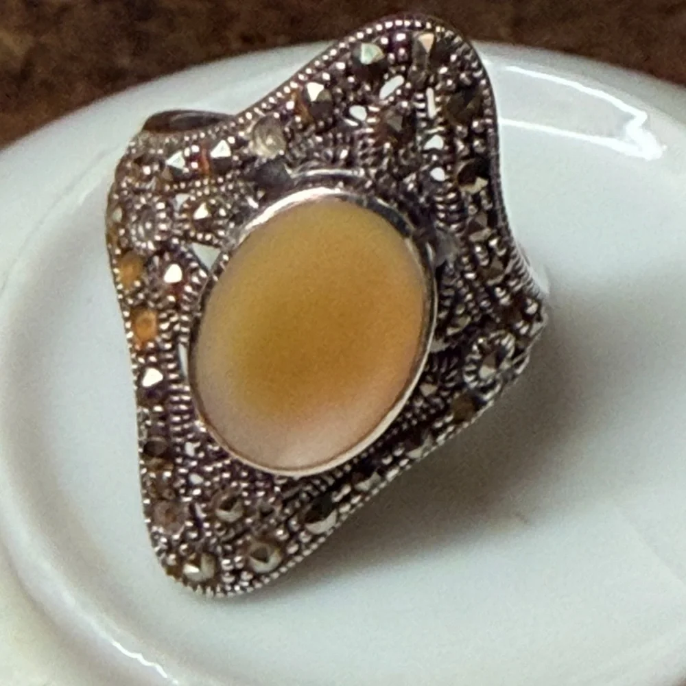 Vintage Mother of‎ Pearl & Marcasite Sterling Silver Ring size 8.5